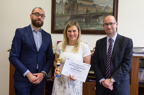 Profesor Star 2022 navštívila naši univerzitu a převzala ocenění