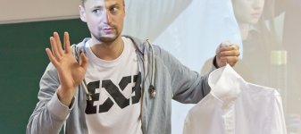 Jak se správně nalíčit a obléci na obrazovku a do společnosti
