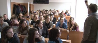 Tváře z televizních obrazovek na vlastní oči